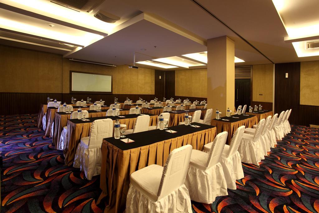Vio Hotel Pasteur Бандунг Екстериор снимка