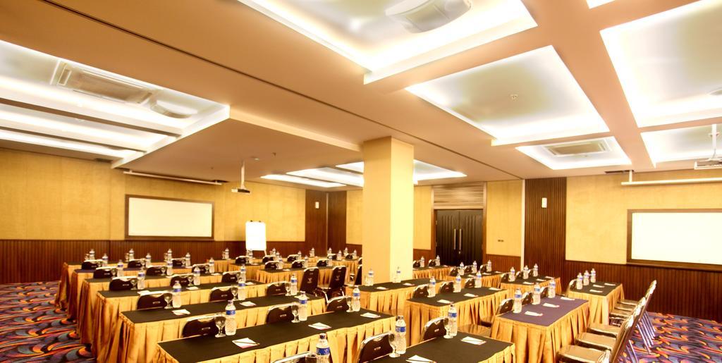 Vio Hotel Pasteur Бандунг Екстериор снимка